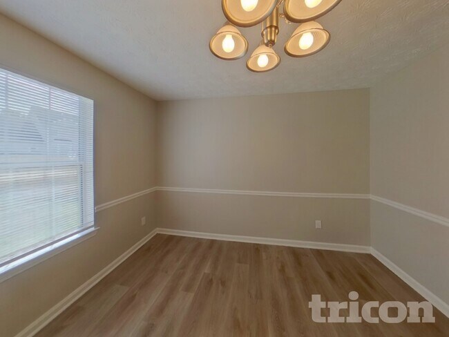 Photo - 2338 Briar Knoll Rd