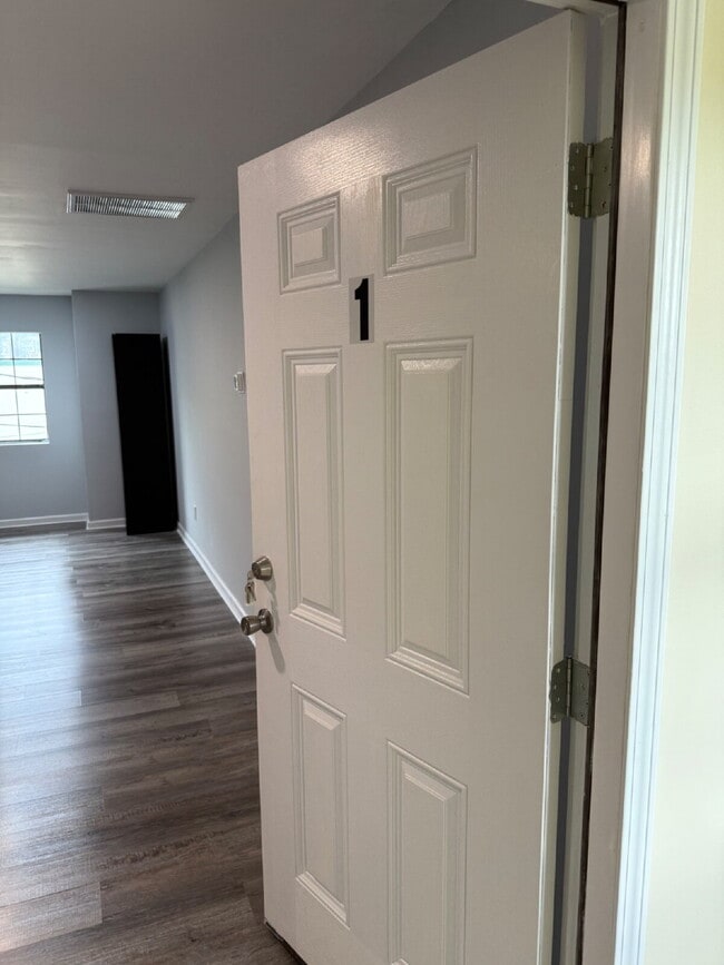 "Charming Studio Retreat in Nashville – Co... - "Charming Studio Retreat in Nashville – Co... Apartment Unit 1
