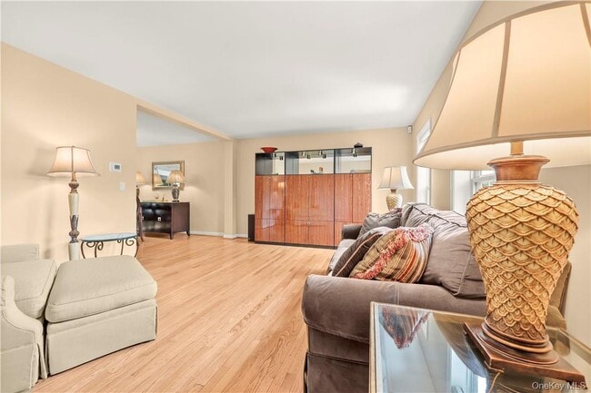 Photo - 15 Wimbledon Ct