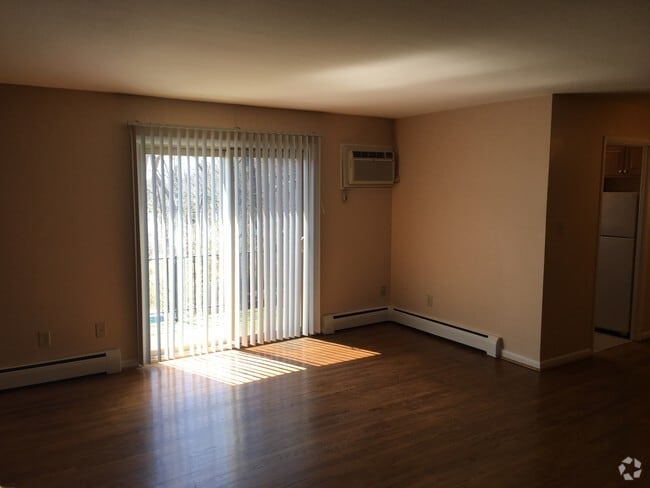 Building Photo - 8 Kenny Ct Unit 10 Rental