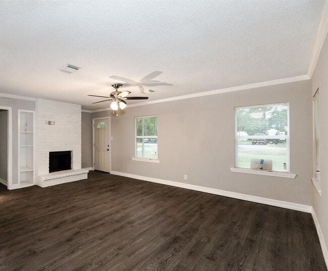 Photo - 2121 Holly Dr