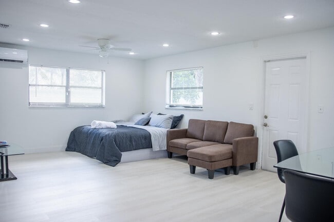 320 NW 4th Ave