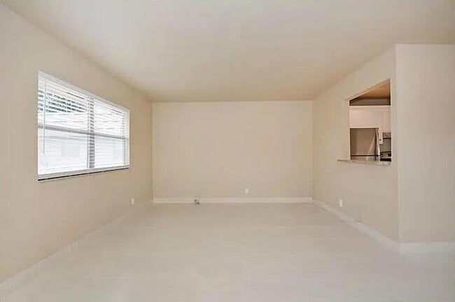 Photo - 78 Monaco Blvd Unidad B