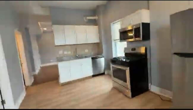 Building Photo - 2286 S Blue Island Ave Unit 3N