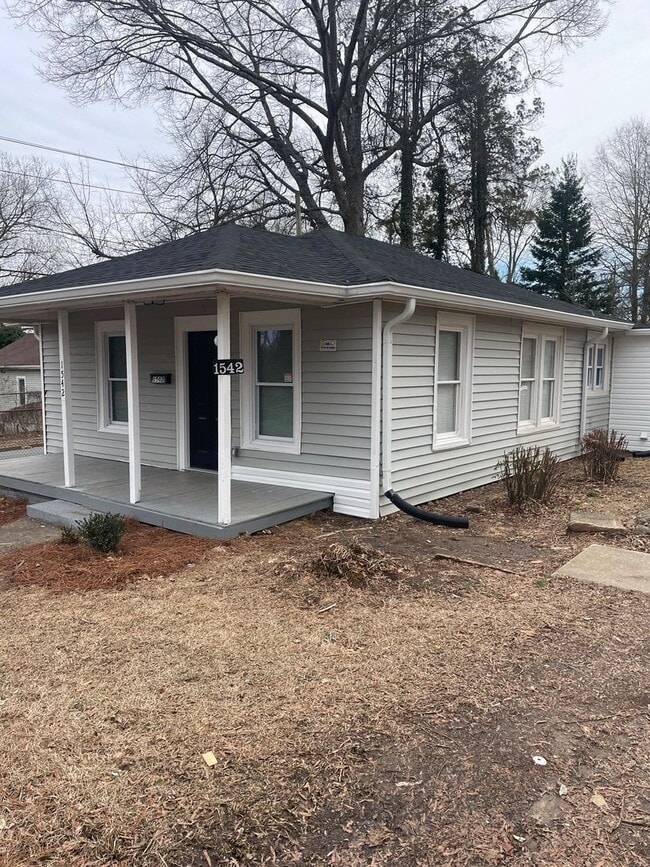 Building Photo - 1542 24th St NE
