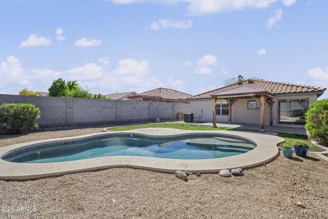 10538 W Foothill Dr