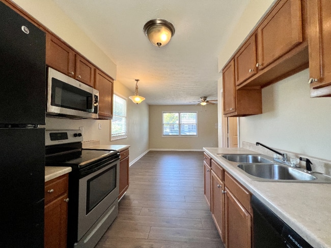 Photo - 912 Sharon Dr