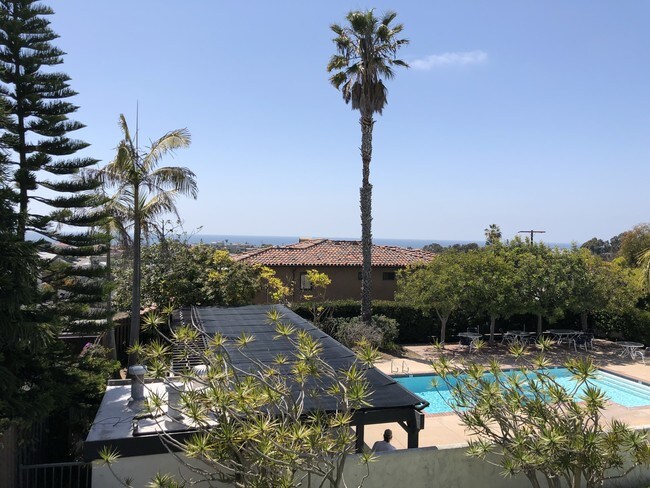 Photo - 736 Gould Ave