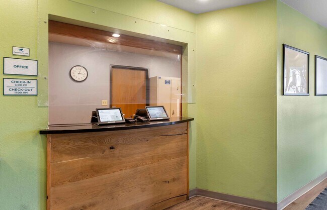 Furnished Studio-Phoenix - West