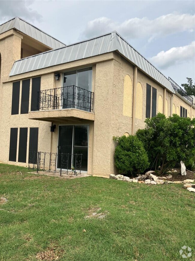 Building Photo - 5918 Lago Vista Way Unit D35 Rental