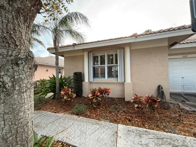 Building Photo - 328 W Coral Trace Cir Rental