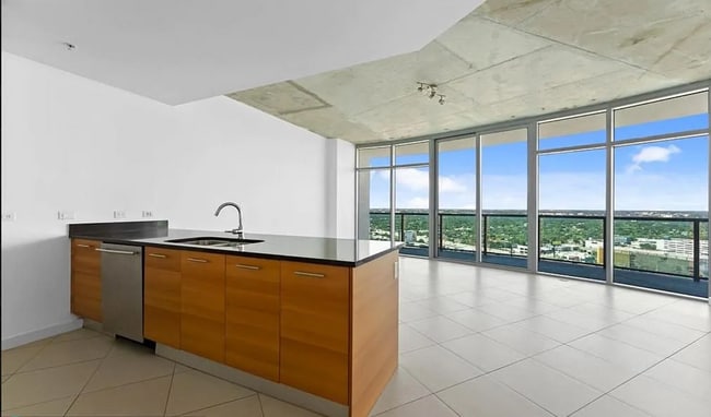 Building Photo - 3301 NE 1st Ave Unit H2209