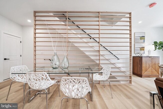 Building Photo - 750 19th St NE