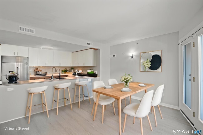 Photo - 3250 Fairfield Ave Unit APT 211