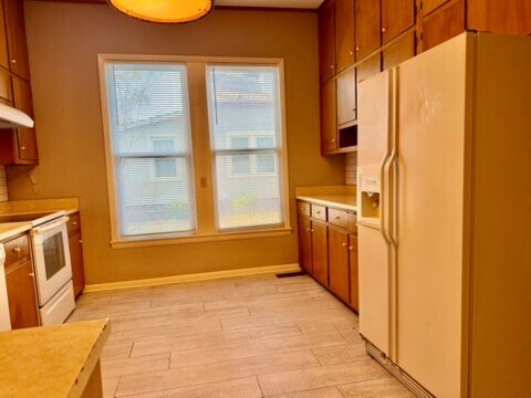 Photo - 652 Howell Street