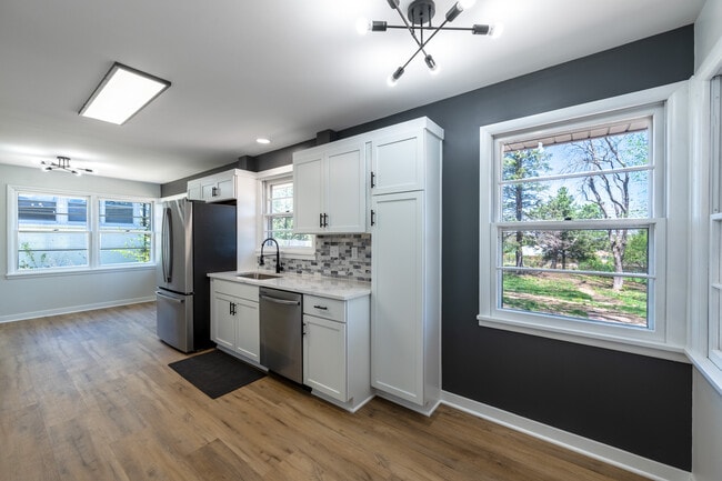 Photo - 4670 Frederick St