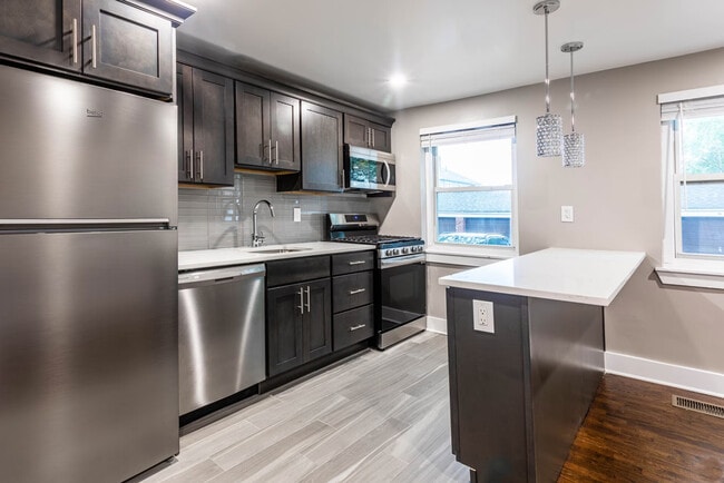 Photo - Essex Gardens