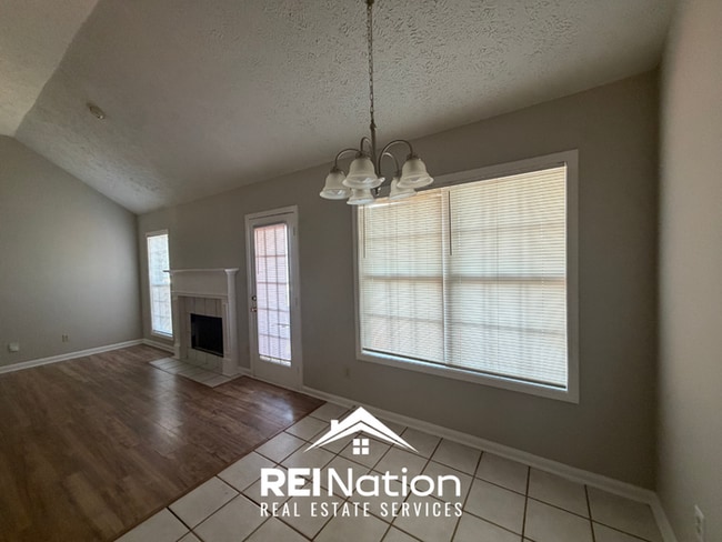 Photo - MUST SEE! 3BR/2BA | Vaulted Ceilings & Fireplace |