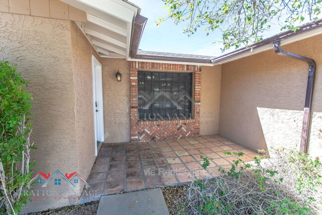 Photo - 1928 N Kachina