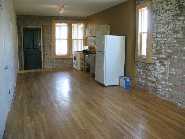 Photo - 3213 S Lituanica Ave Unit 1R