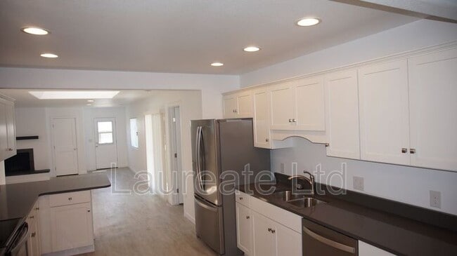 Photo - 1800 S Cook St