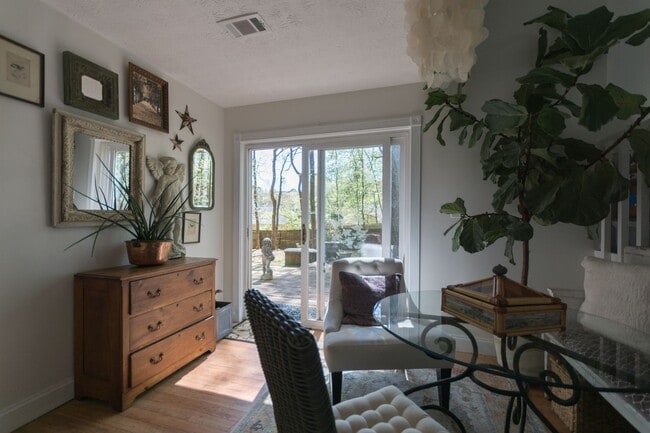 Photo - Beautiful 3BD/2BA Home in the Kensington Square community in Roswell.