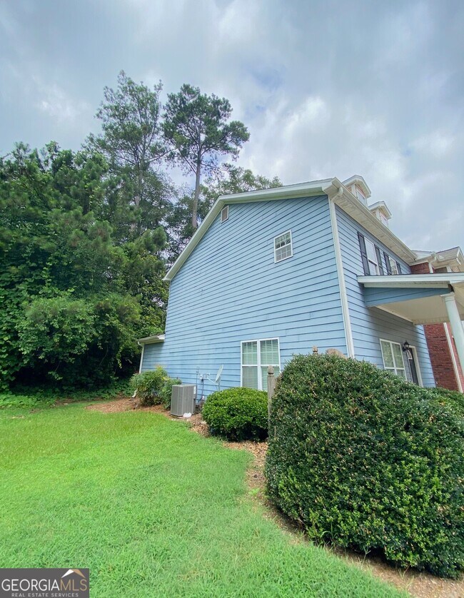 Photo - 145 Bowen St
