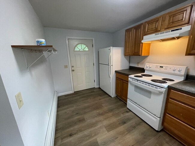 Photo - Spacious, two-story 3-bedroom apartment in Adams! Unit C
