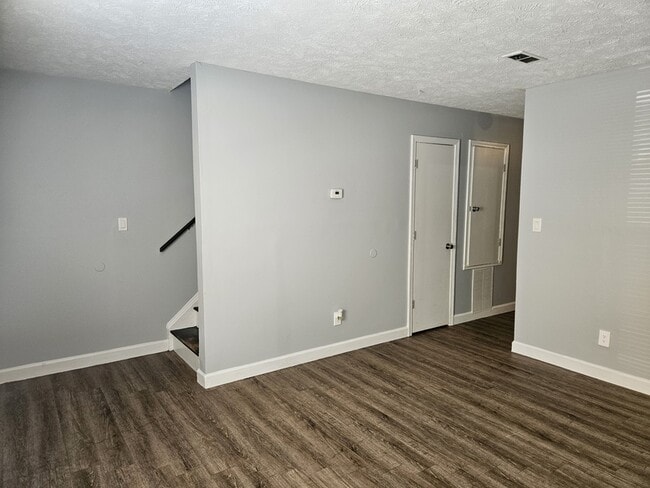 Photo - 5842 Aftonshire Dr