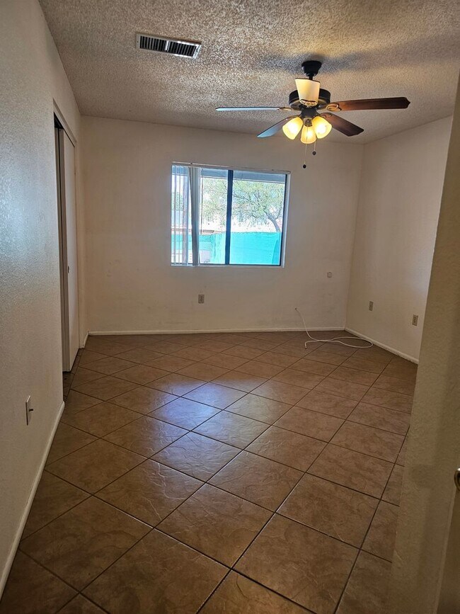 4103B Calle Barona