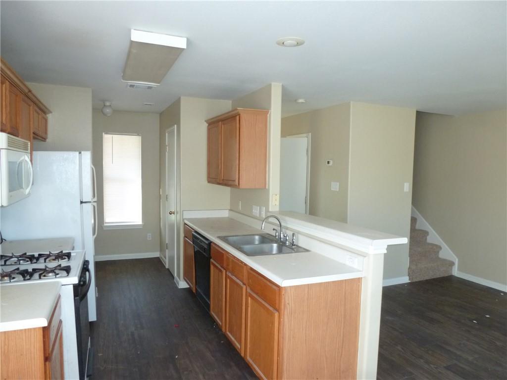 Photo - 2867 Southampton Way