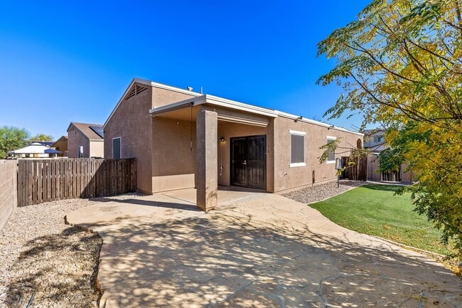 Building Photo - 7060 S Red Maids Dr