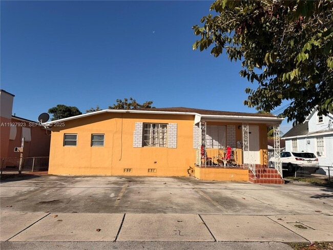 Building Photo - 1020 NW 33rd Ave