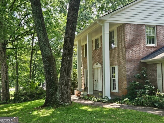 Photo - 615 Kings Rd