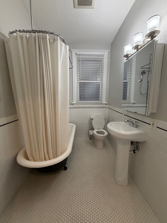 Photo - 1703 Bellevue Ave