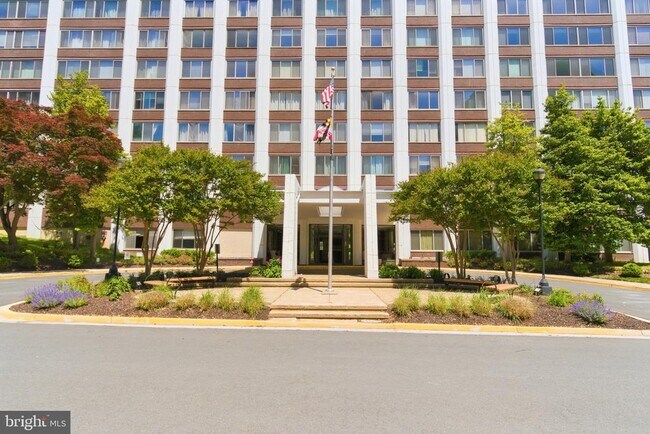 Building Photo - 11801 Rockville Pike Unit 1412