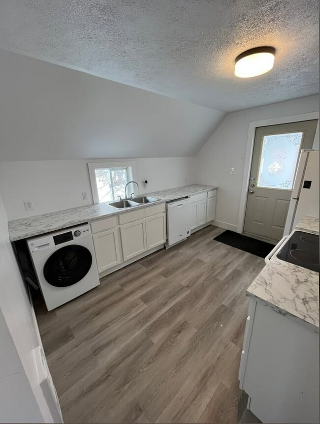 Photo - Spacious 3-bedroom, 1-bathroom apartment in a fantastic downtown location! Unité 537