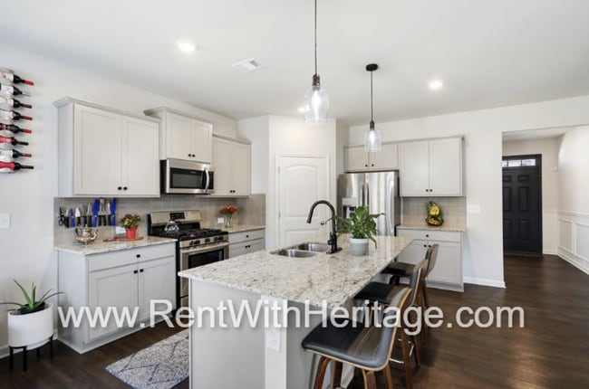 Photo - Custom DR Horton Home in Popular Overlook at Camp Creek/ Attention to Detail / Fantastic Location