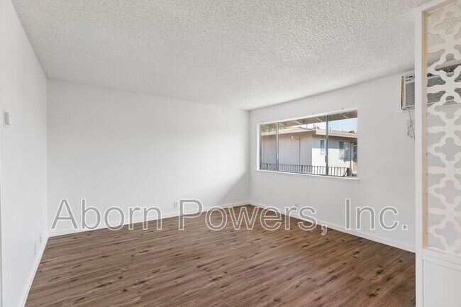 Photo - 1221 B St
