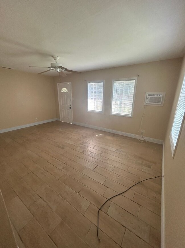 Photo - 14384 Locust St