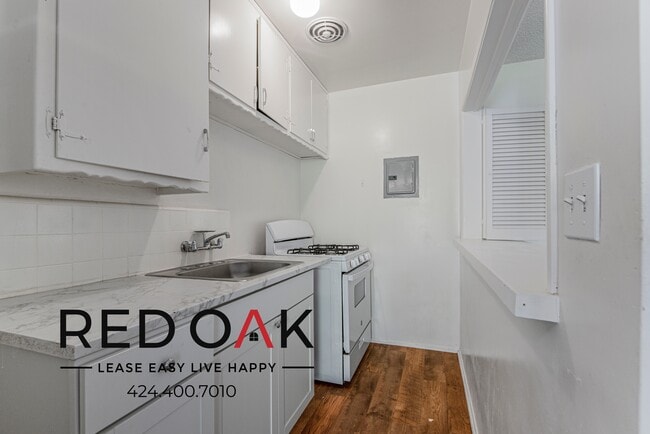 Photo - 1352 N Las Palmas Ave Unit 9