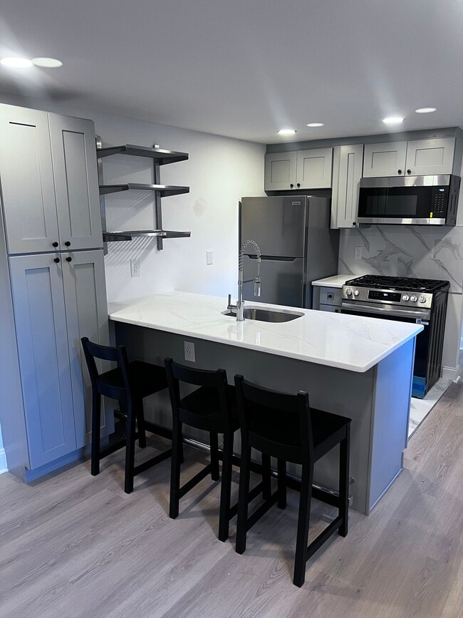 304 Wharton St Unit 2