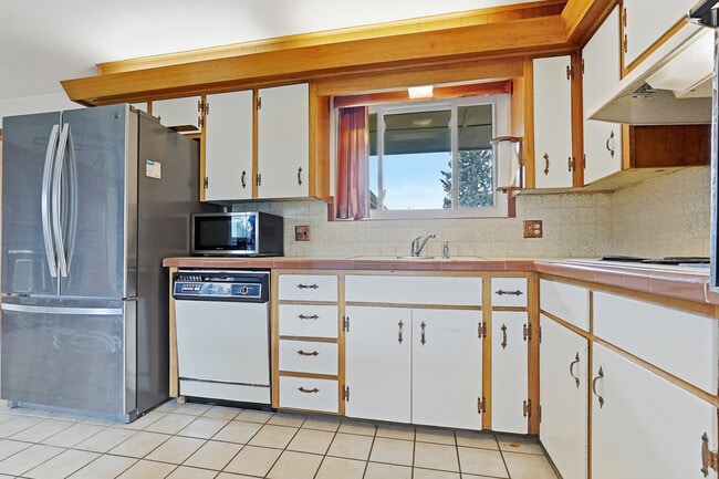 Photo - 3290 Ward Rd