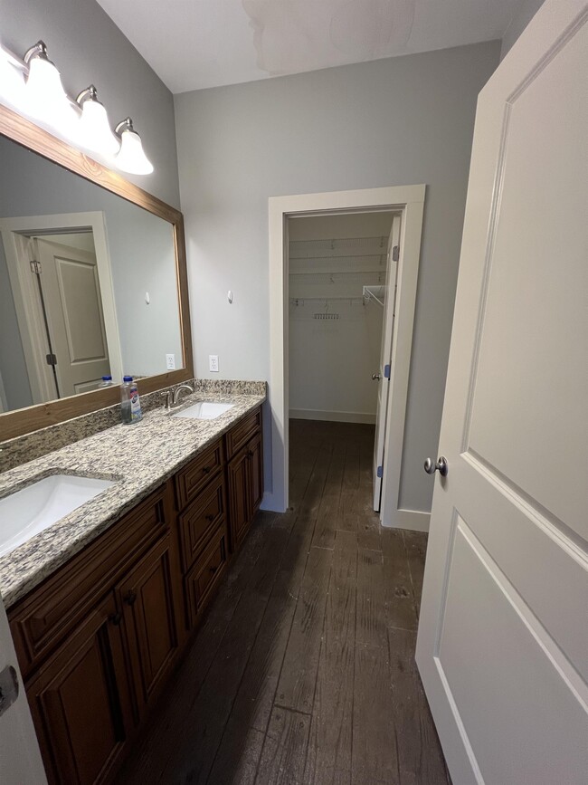 Photo - 252 Lee Ln