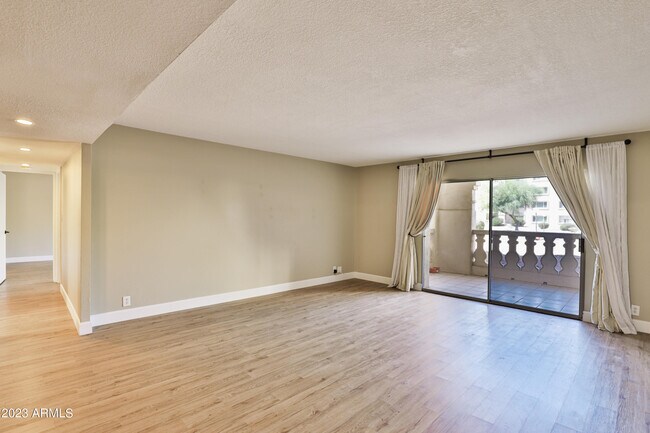 Photo - 7920 E Camelback Rd Unit 102