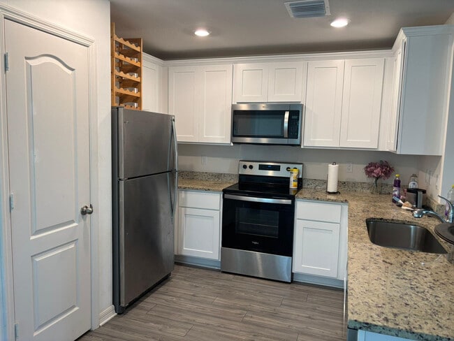 Photo - 5335 Entertainment Way