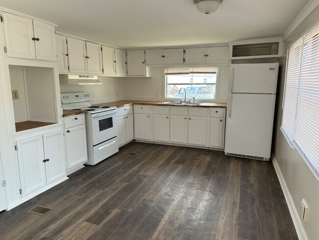 Photo - 1202 Lake Rd