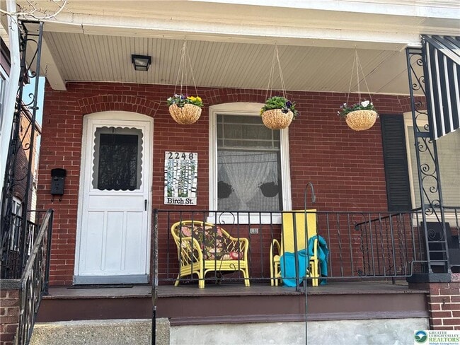 Photo - 2248 Birch St