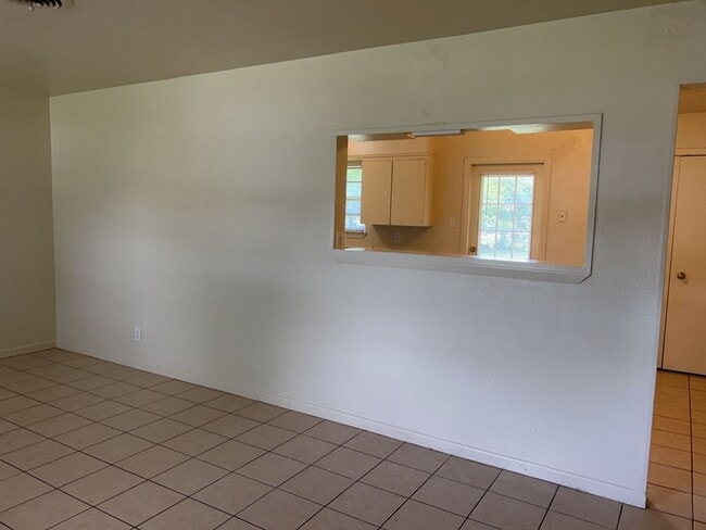 Photo - 1214 Valentine St