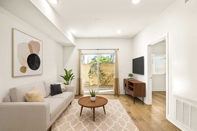 La foto está prácticamente montada - 2970 Ripple Pl Unidad 104